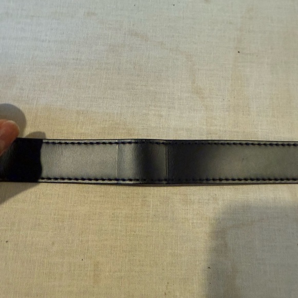 LOUIS VUITTON world tour bumbag - Picture 6 of 16